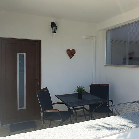 Apartments Dejana Штинян Екстер'єр фото