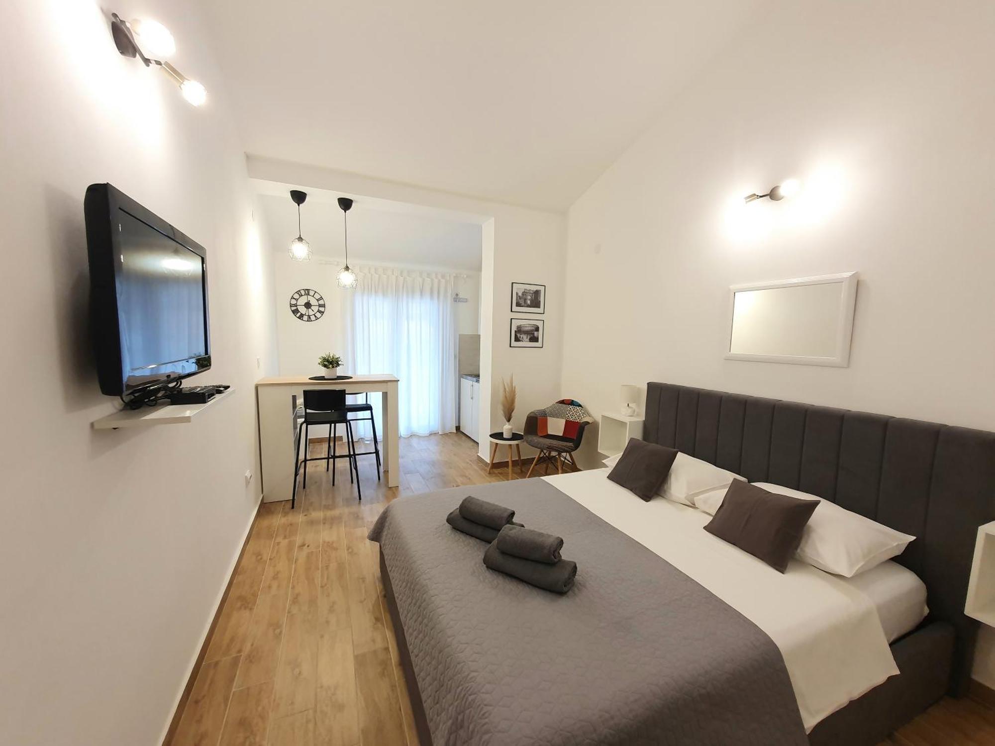Apartments Dejana Штинян Екстер'єр фото