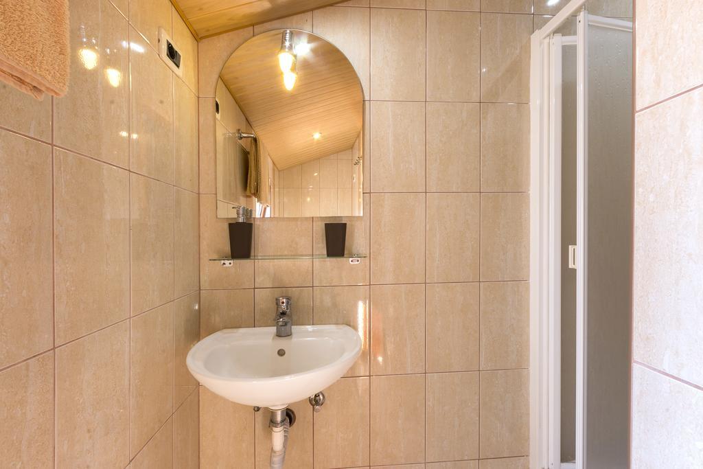 Apartments Dejana Штинян Екстер'єр фото