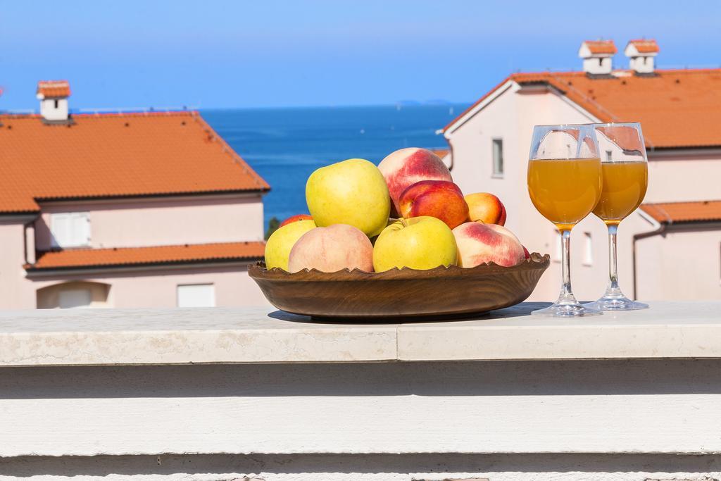 Apartments Dejana Штинян Екстер'єр фото