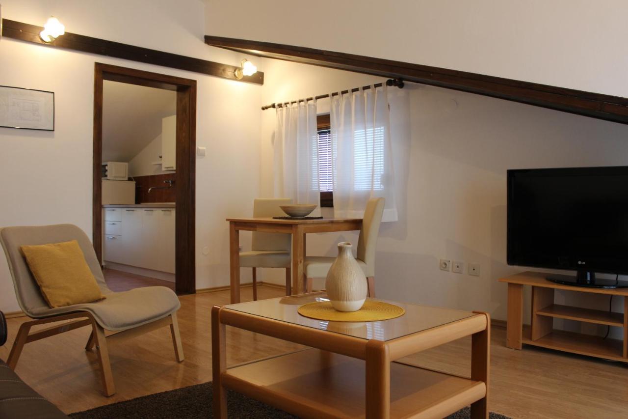 Apartments Dejana Штинян Екстер'єр фото